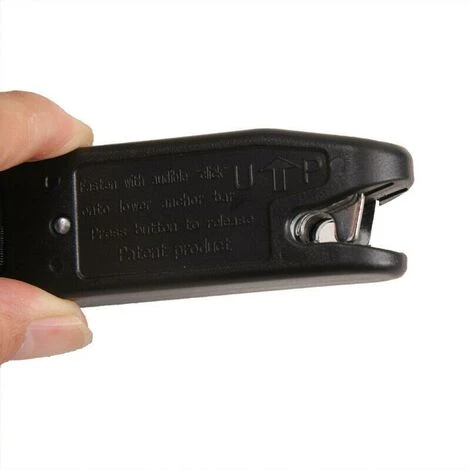 Bambini Che Allacciano La Cintura Di Sicurezza Del Seggiolino Per Auto/nastro Della Superficie Del Fermo - immagine 5